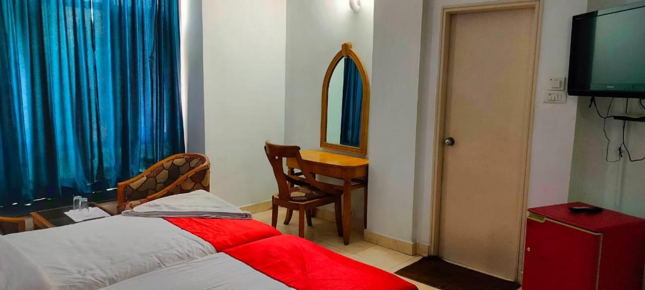 Hotel Manhattan Τσενάι Εξωτερικό φωτογραφία